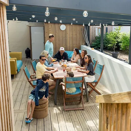 Ted Surf House-3